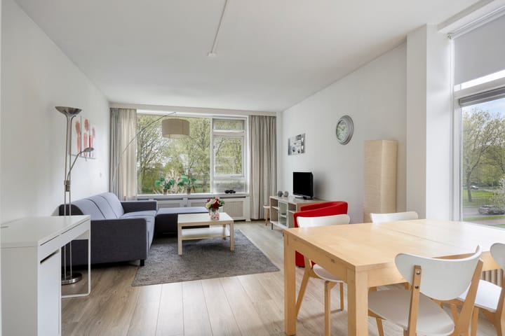 Photo 2 of Vredeman de Vriesstraat 82