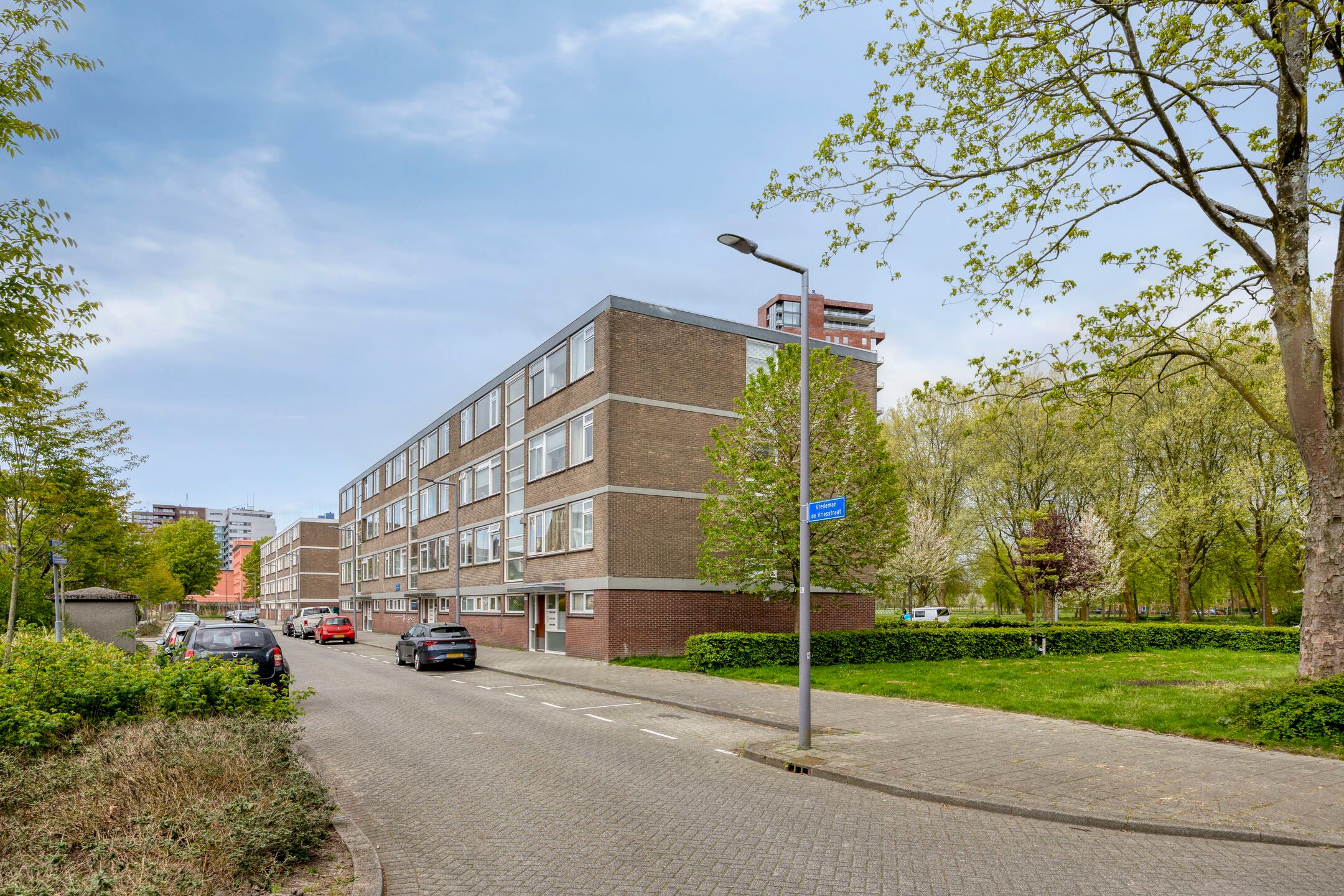 Well-maintained 3-room apartment with south-facing balcony in green Het Lage Land — 27