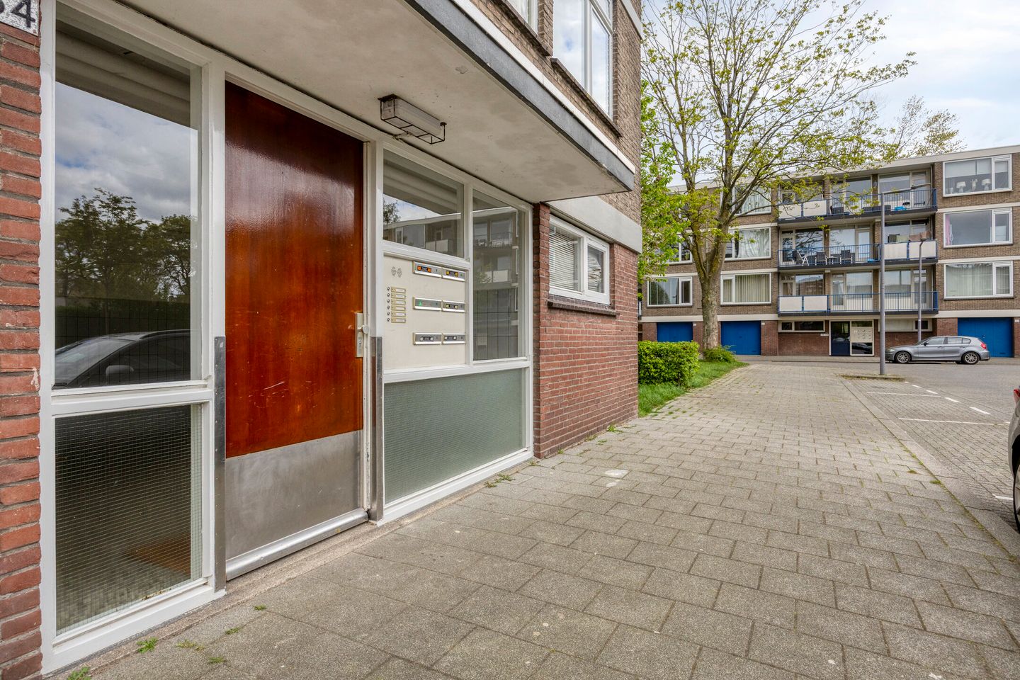 Well-maintained 3-room apartment with south-facing balcony in green Het Lage Land — 25