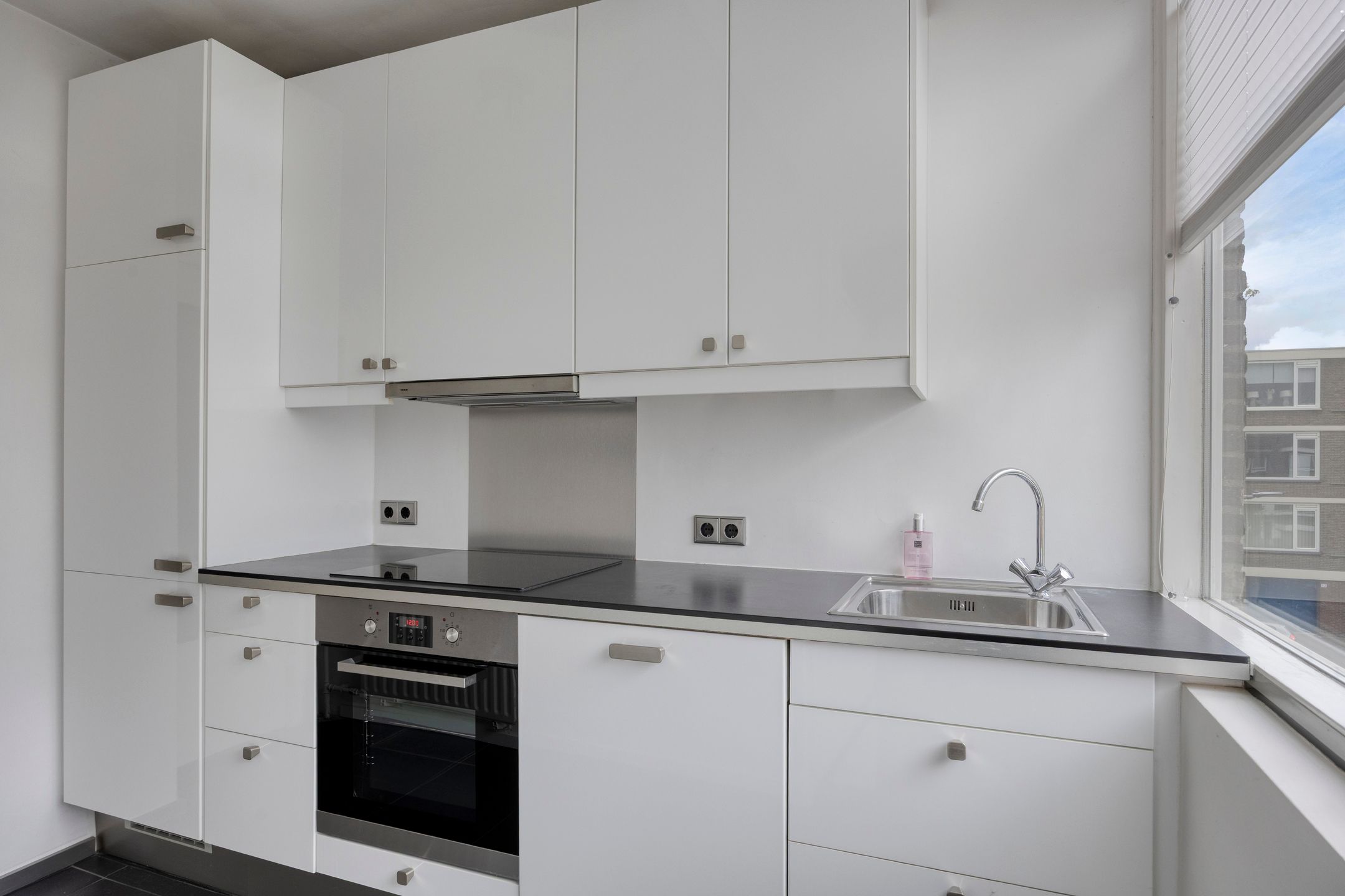 Well-maintained 3-room apartment with south-facing balcony in green Het Lage Land — 15