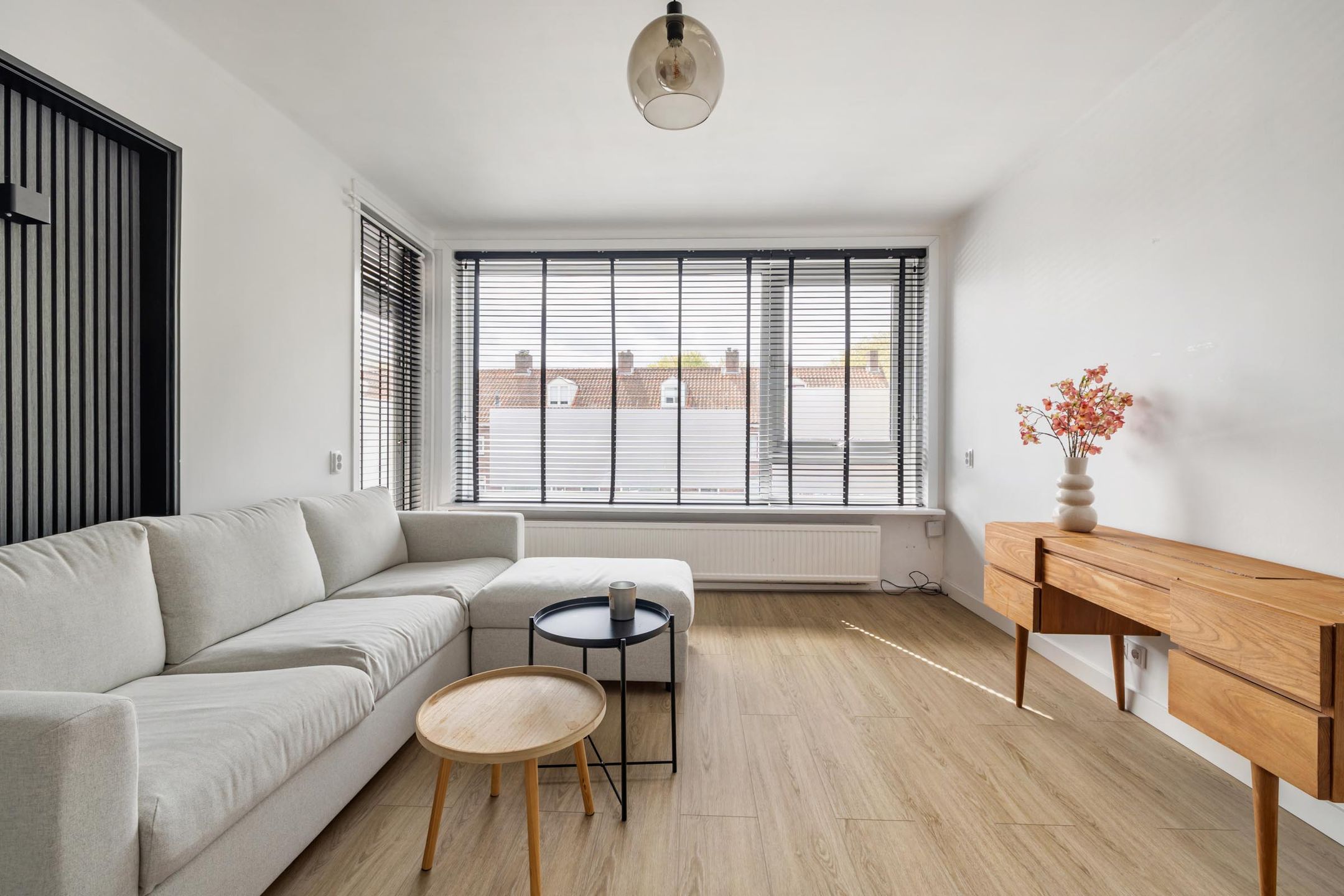 Bright 3-room apartment with sunny south-facing balcony — 21