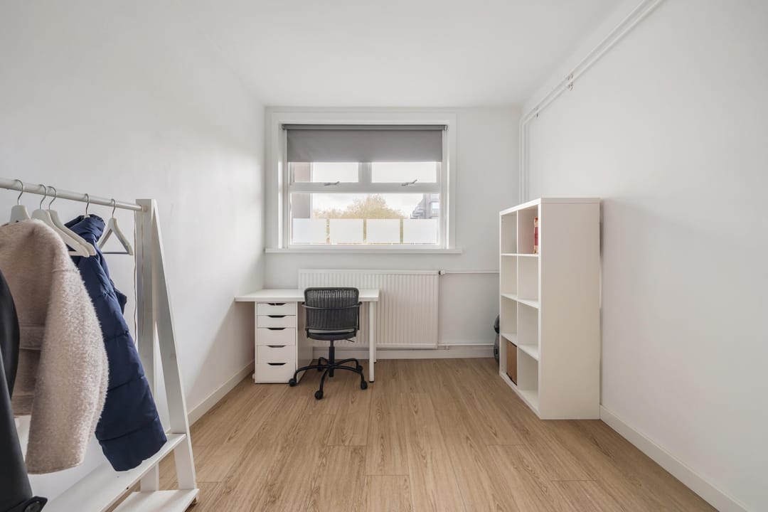 Bright 3-room apartment with sunny south-facing balcony — 26
