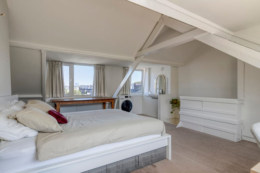 Charming 1930s Terraced House with Four Bedrooms in Utrecht — 28