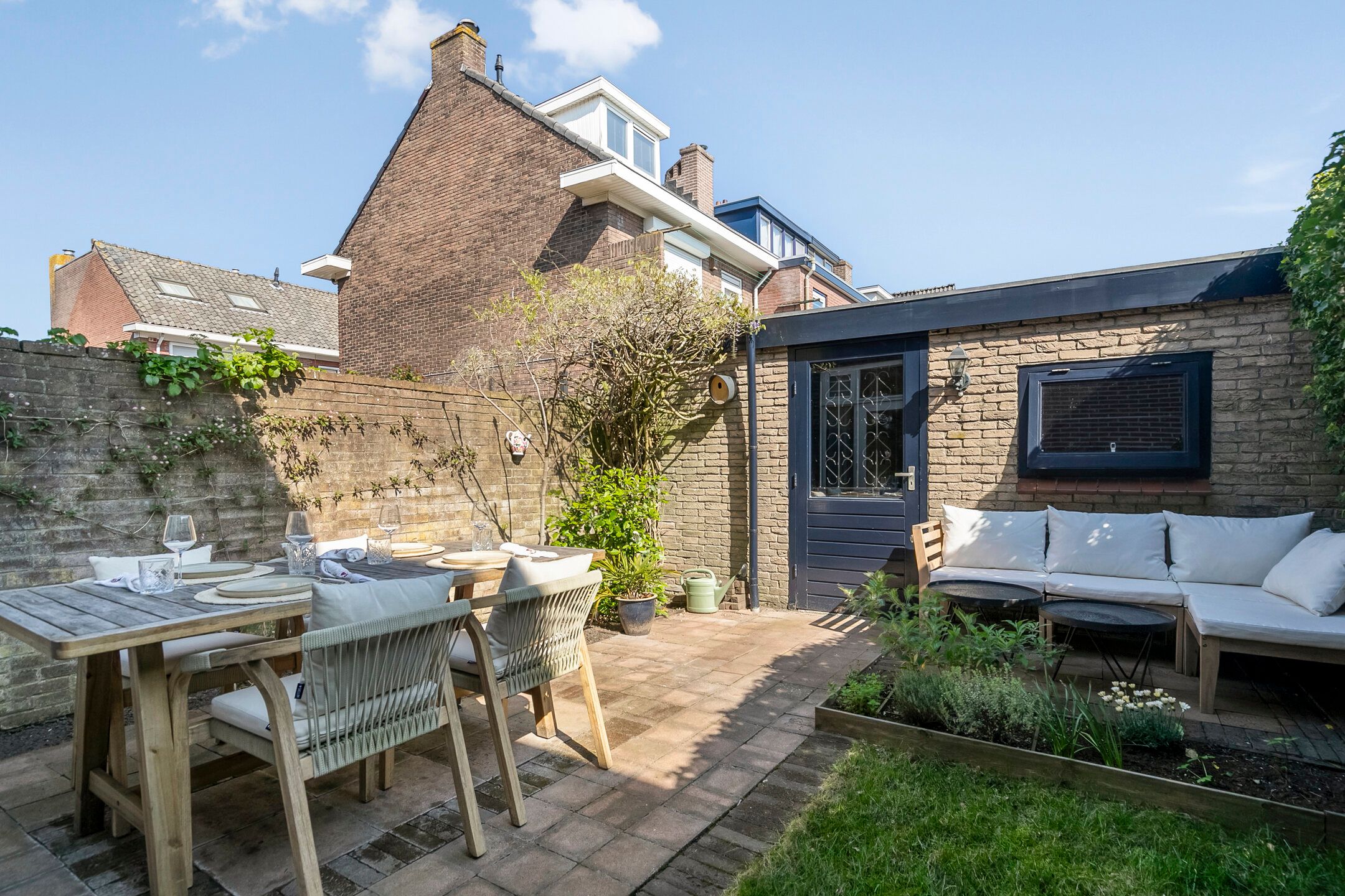 Charming 1930s Terraced House with Four Bedrooms in Utrecht — 30