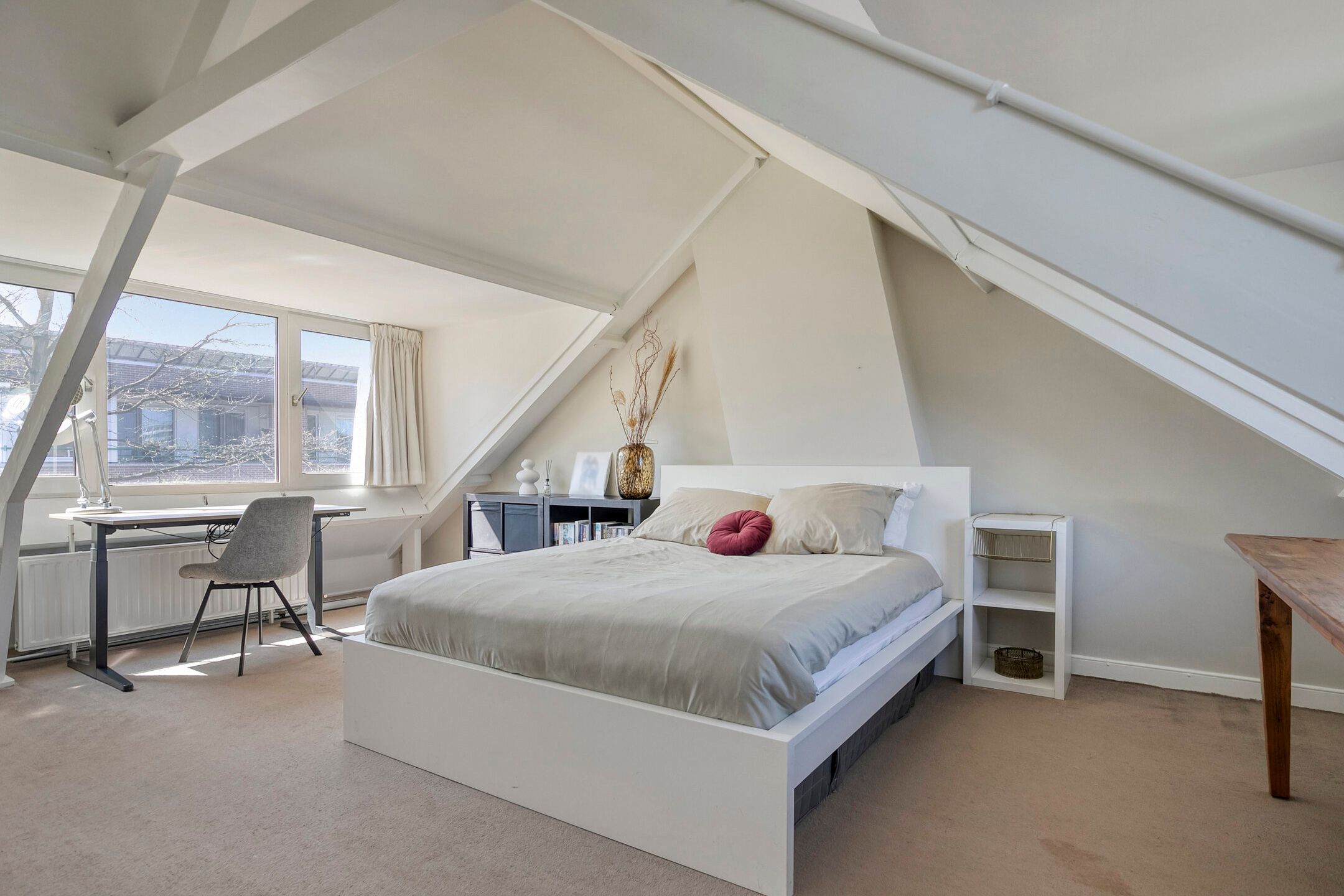Charming 1930s Terraced House with Four Bedrooms in Utrecht — 27