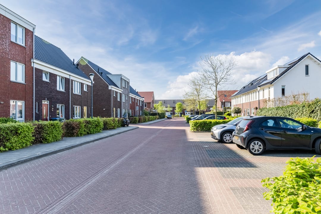 Energy-efficient terraced home with deep sunny garden in Oosterhout — 37