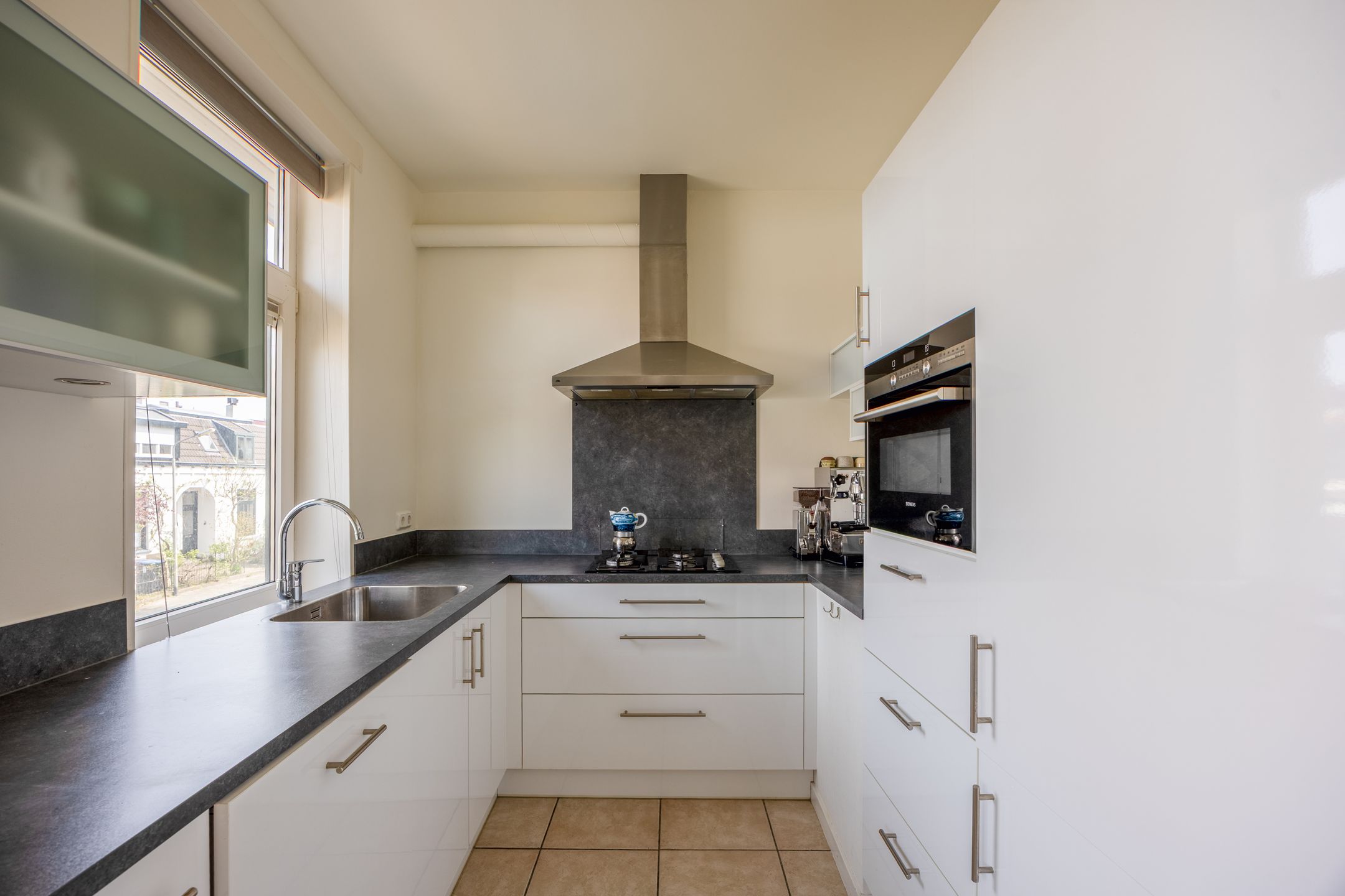 Photo 12 of Paulus Potterstraat 10