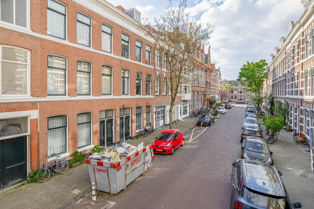 Charming 2-Room Apartment in Sought-After Zeeheldenkwartier — 26