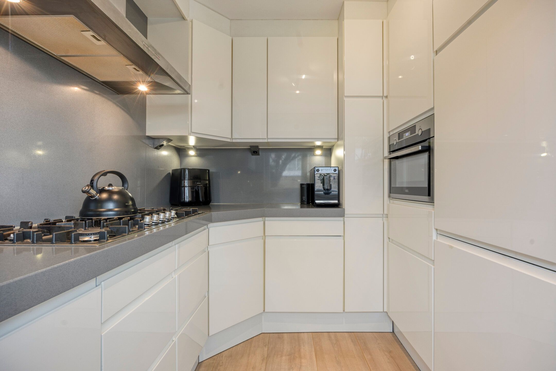 Photo 9 of Jan Luykenstraat 8