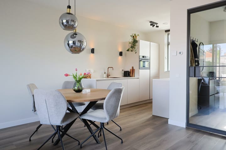 Photo 2 of Ooievaar 35