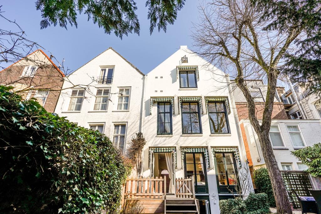 Iconic 1869 Monument City Villa in The Hague Voorhout — 20