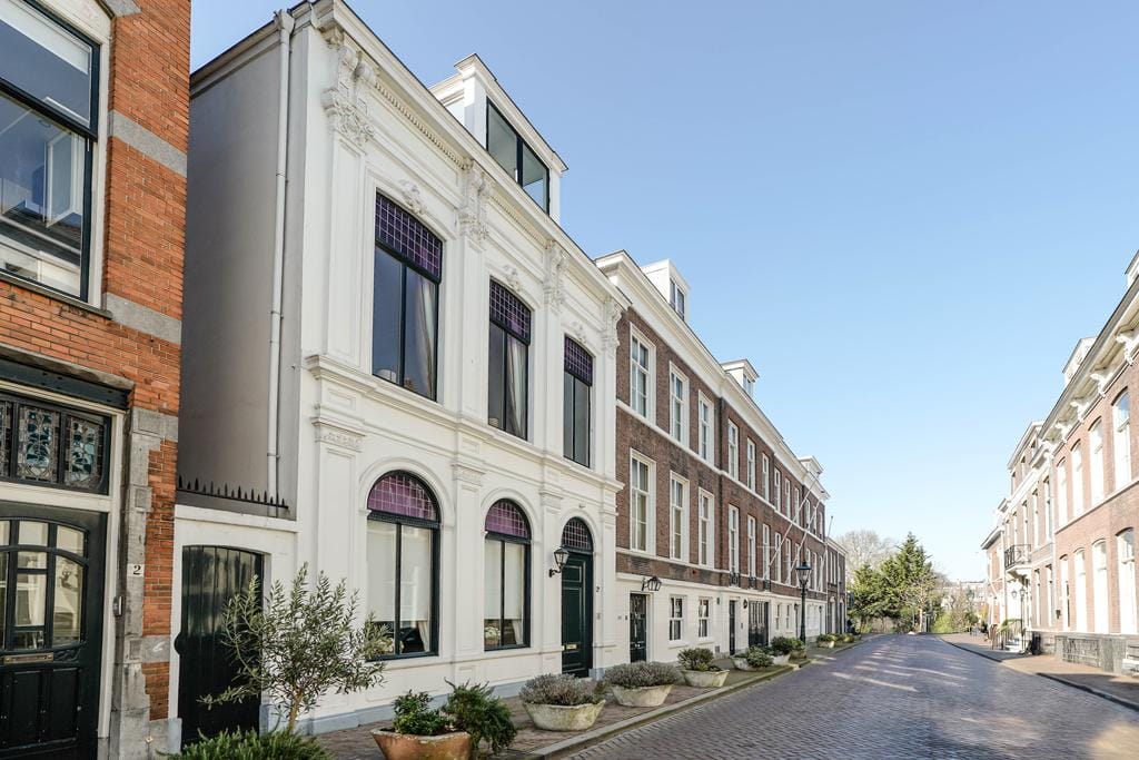Iconic 1869 Monument City Villa in The Hague Voorhout — 63