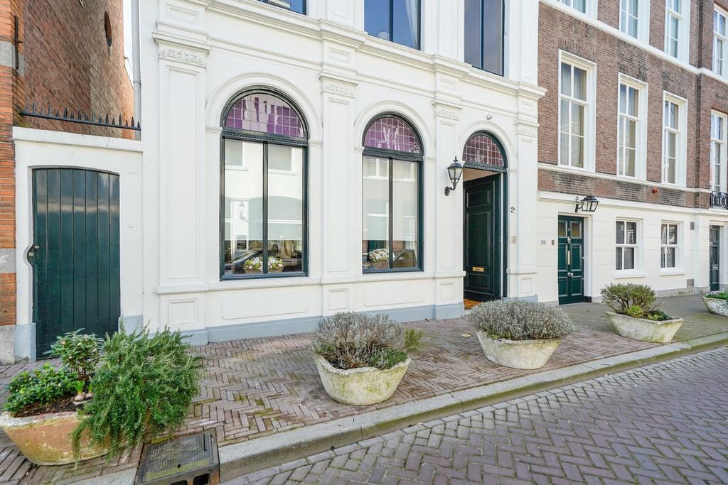 Iconic 1869 Monument City Villa in The Hague Voorhout — 62