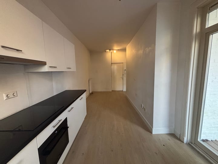 Photo 2 of Witte de Withstraat 182-2