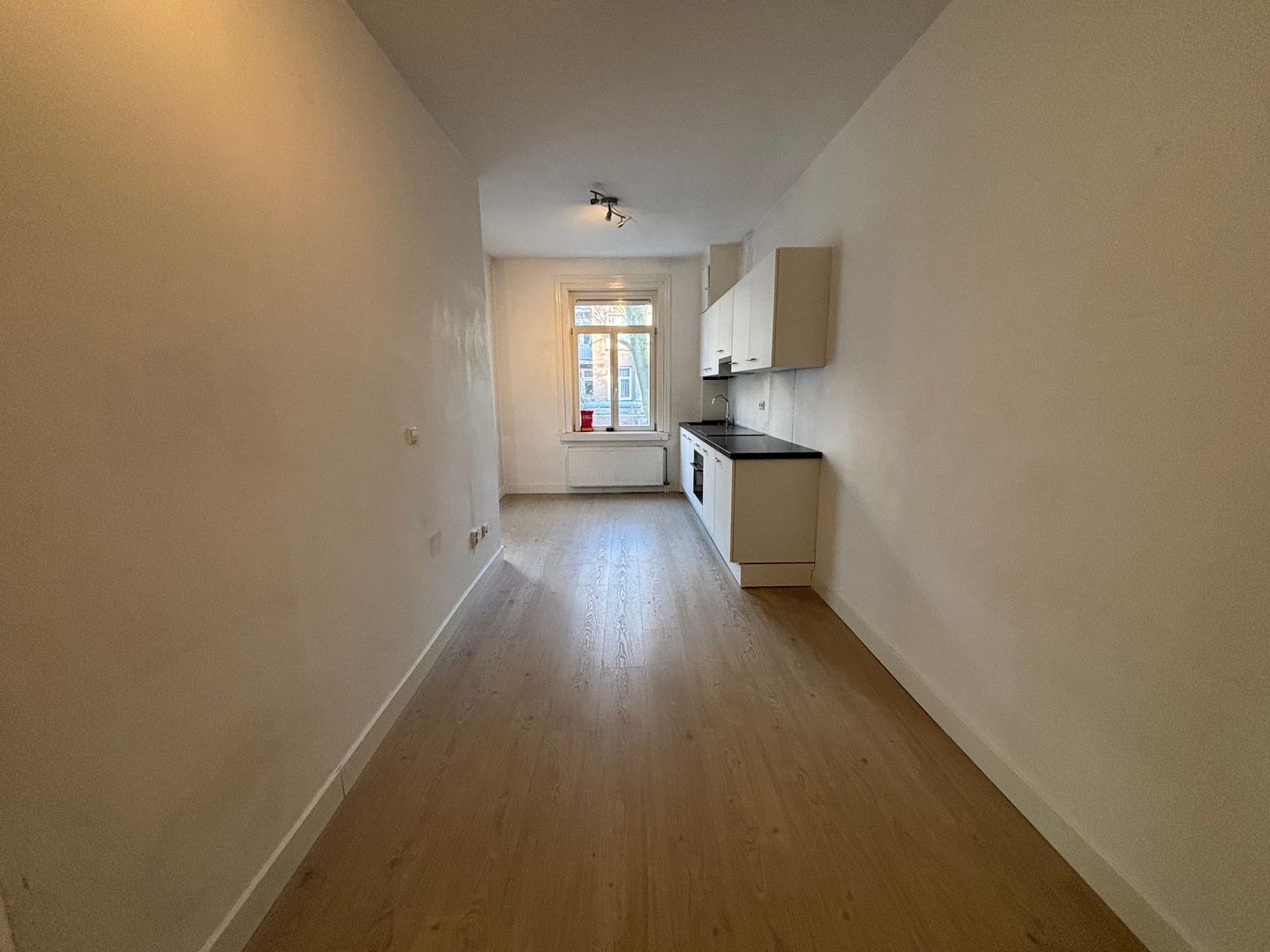 Photo 4 of Witte de Withstraat 182-2