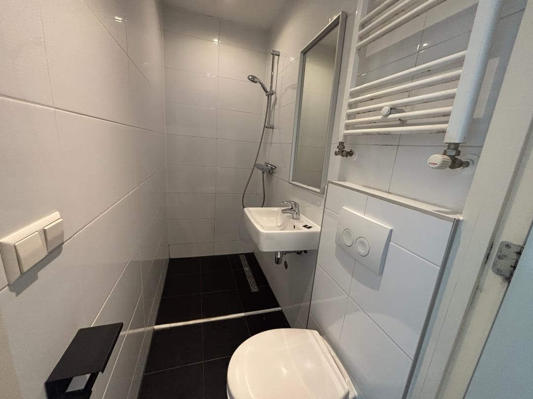 Photo 11 of Witte de Withstraat 182-2