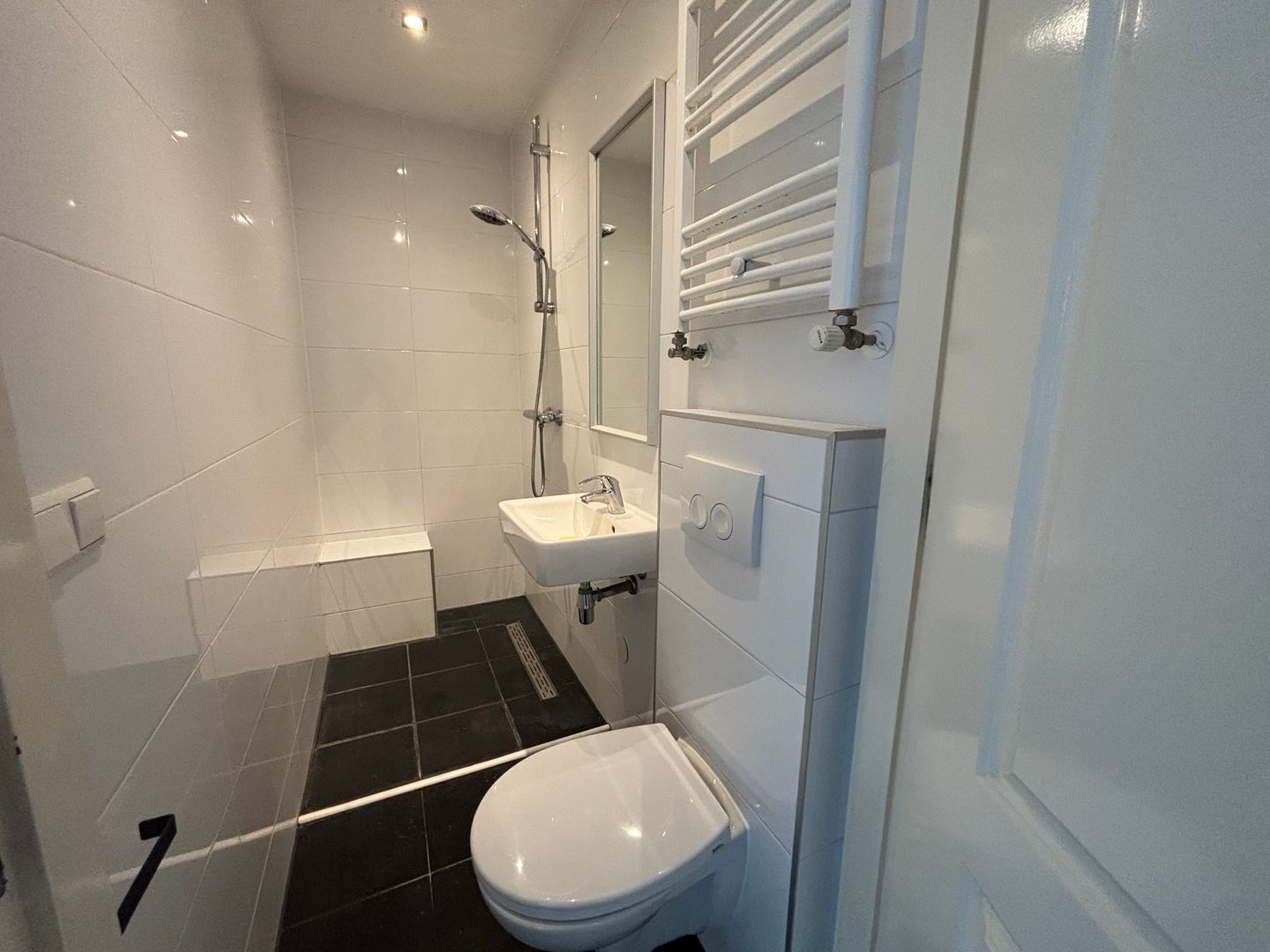 Photo 14 of Witte de Withstraat 182-2