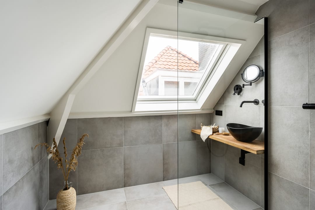 Renovated Semi-Detached Townhouse with 5 Bedrooms and Sunny Garden in Statenkwartier — 43