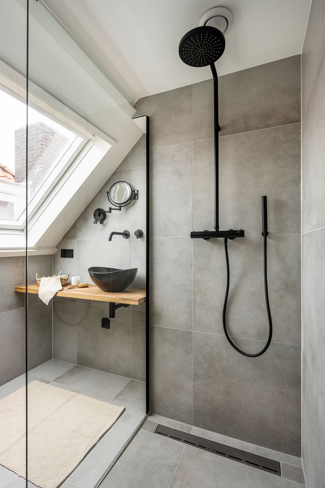 Renovated Semi-Detached Townhouse with 5 Bedrooms and Sunny Garden in Statenkwartier — 46