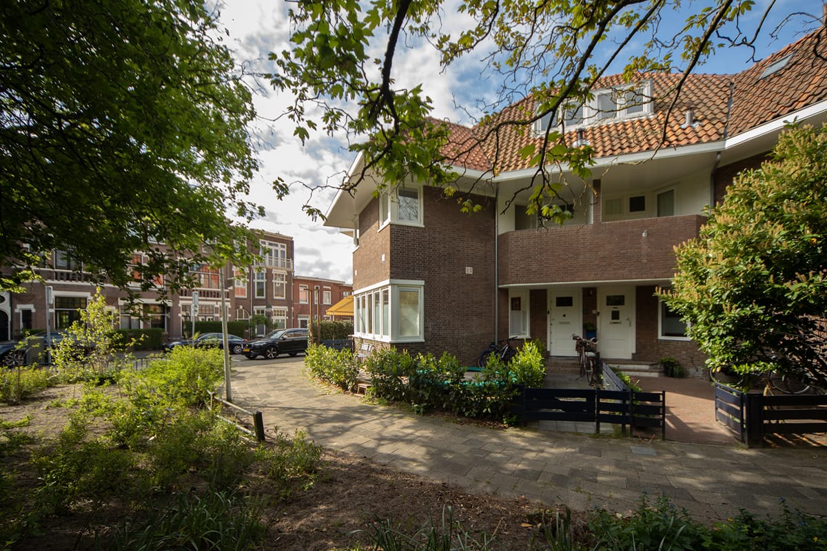 Renovated Semi-Detached Townhouse with 5 Bedrooms and Sunny Garden in Statenkwartier — 60