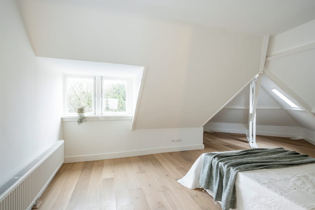 Renovated Semi-Detached Townhouse with 5 Bedrooms and Sunny Garden in Statenkwartier — 37