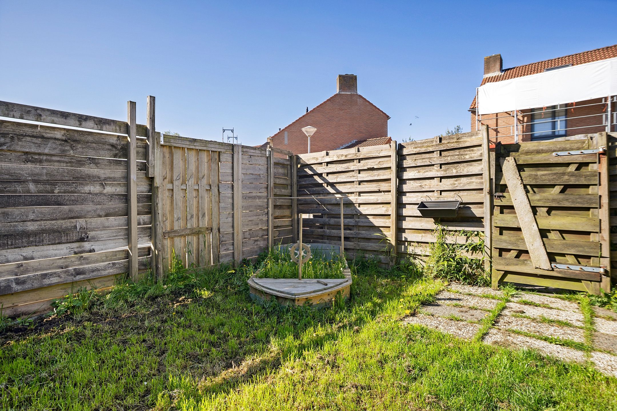 Spacious Terraced Home with Potential in Popular Kersenboogerd — 24