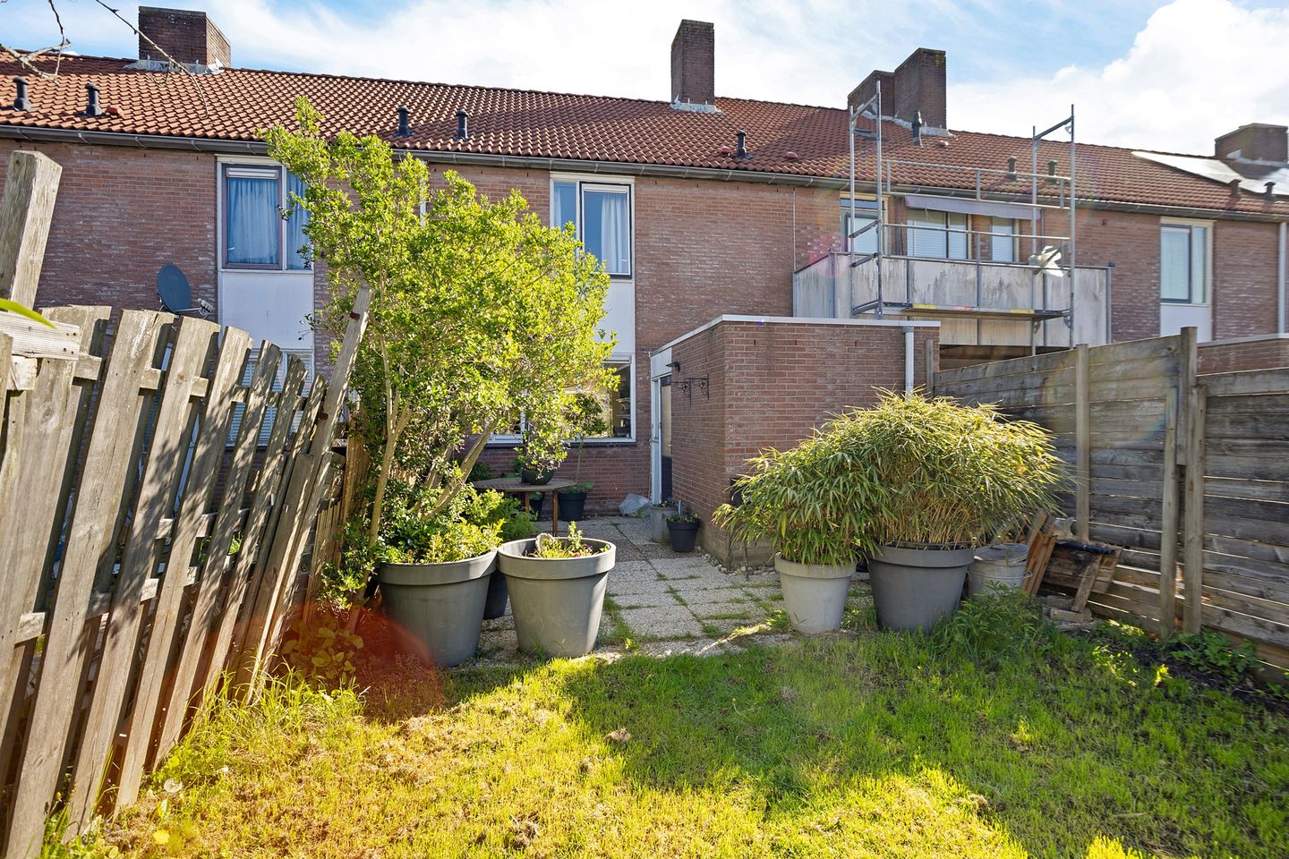 Spacious Terraced Home with Potential in Popular Kersenboogerd — 25