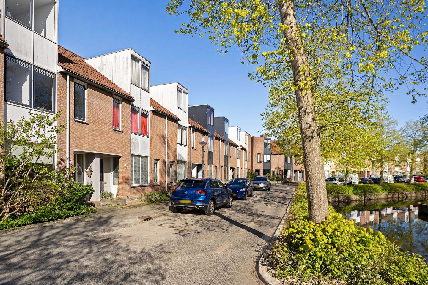 Spacious Terraced Home with Potential in Popular Kersenboogerd — 29