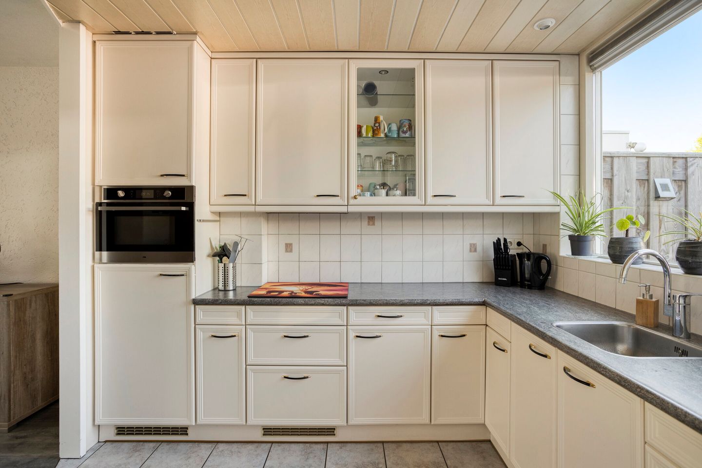 Foto 14 van Charlotte de Bourbonstraat 8