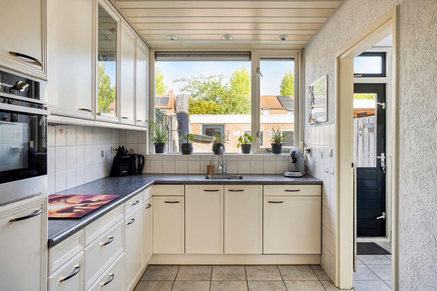 Foto 4 van Charlotte de Bourbonstraat 8