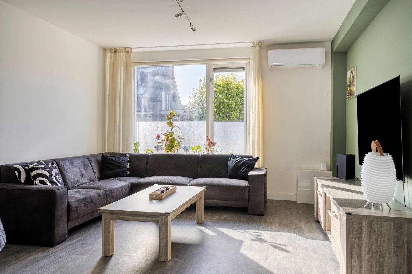 Foto 5 van Charlotte de Bourbonstraat 8