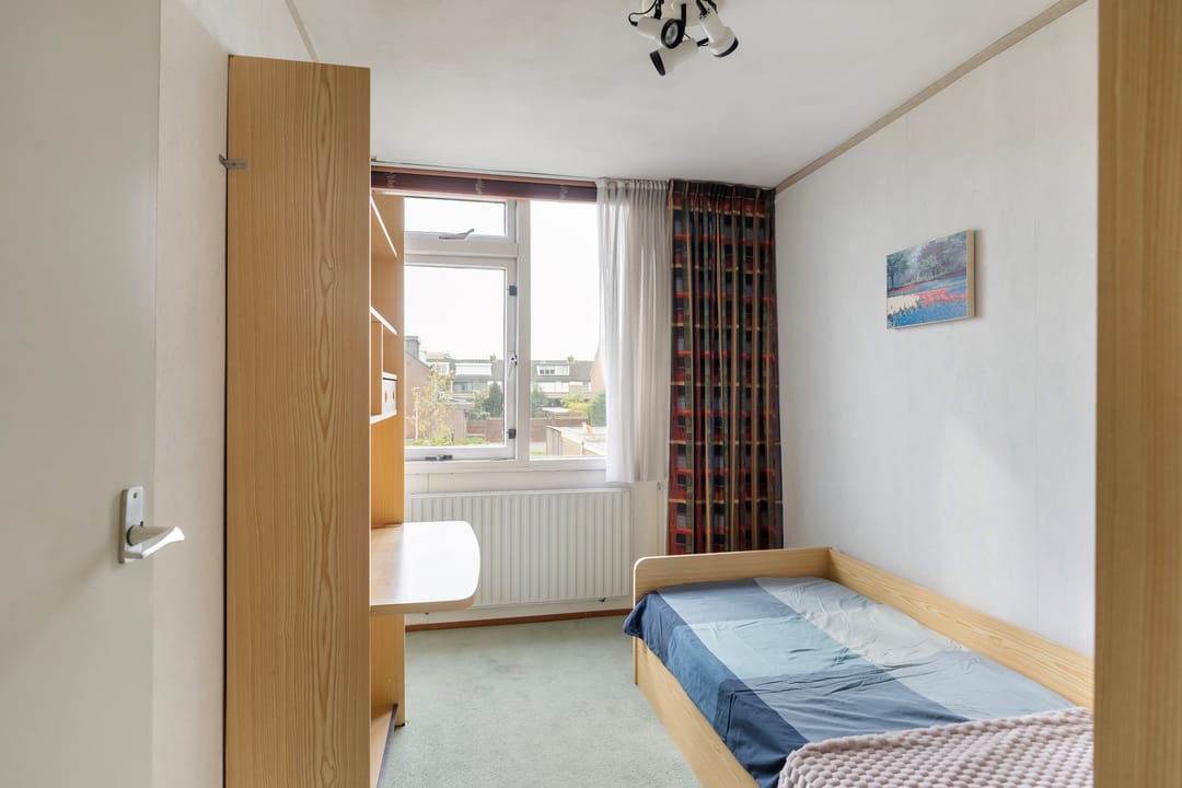 Spacious corner home with garden and potential in Katwijk — 28