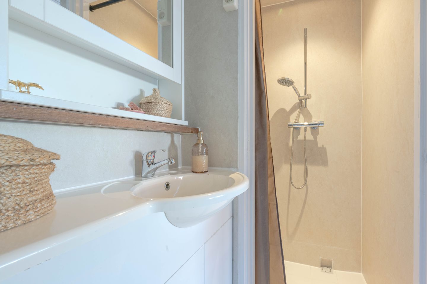 Foto 25 van Dorpsweg 197-C