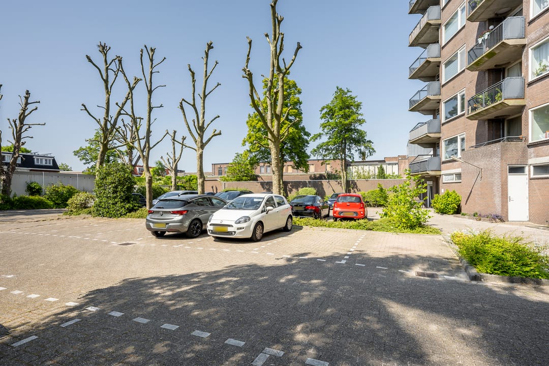 Apartment with Unobstructed Water Views Over the Spaarne — 23