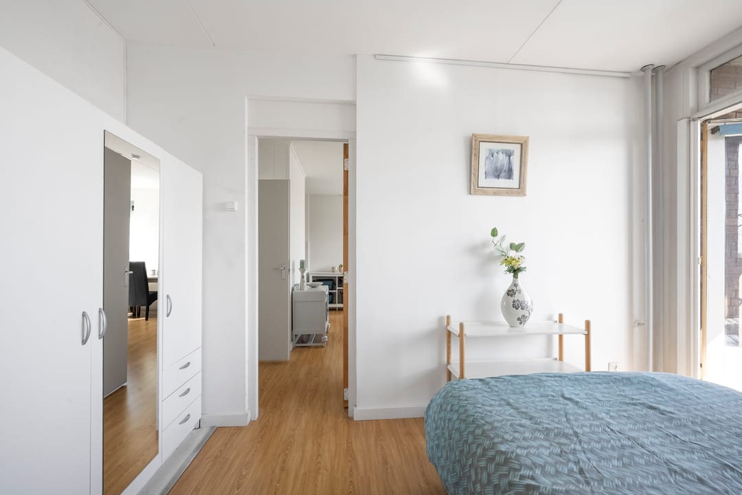 Apartment with Unobstructed Water Views Over the Spaarne — 13