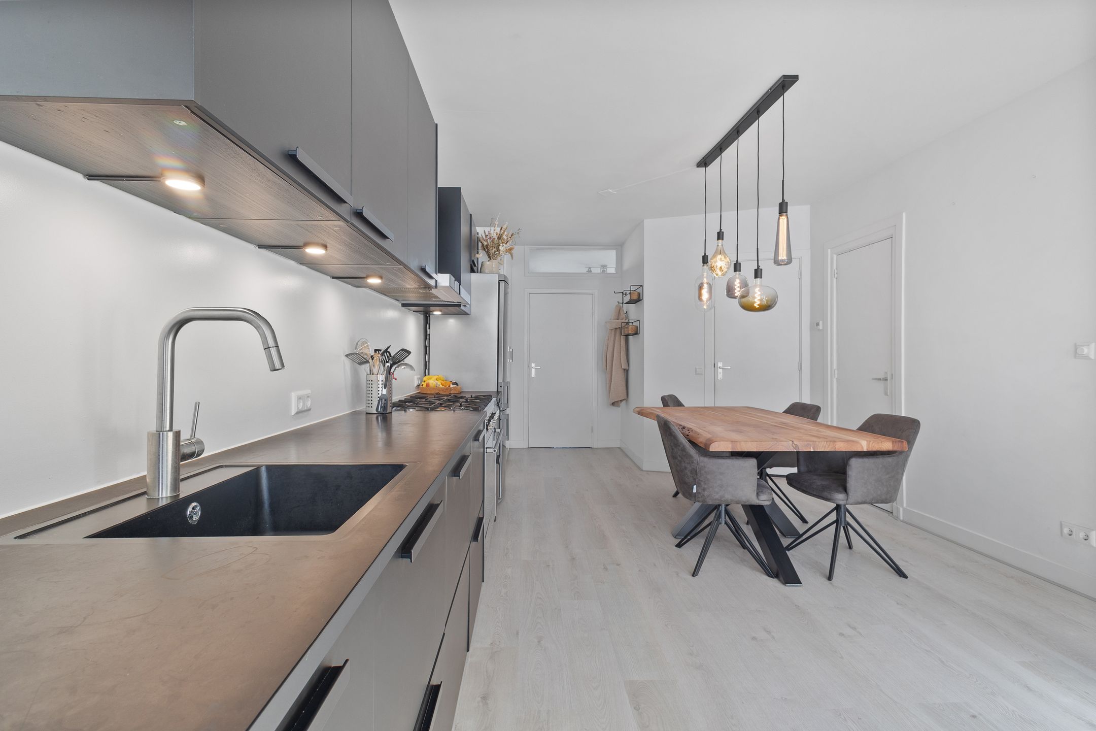 Foto 12 van Eerste Jan Steenstraat 133-1