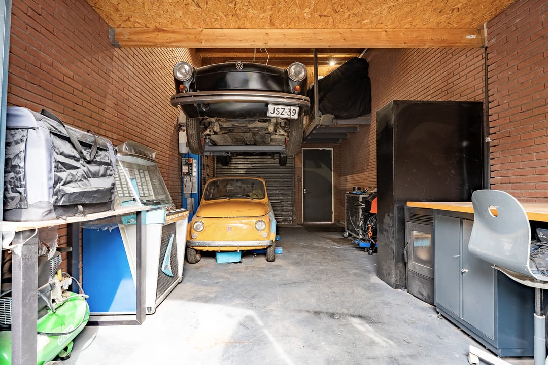 Charming extended terraced house with large garage near Tilburg city center — 23
