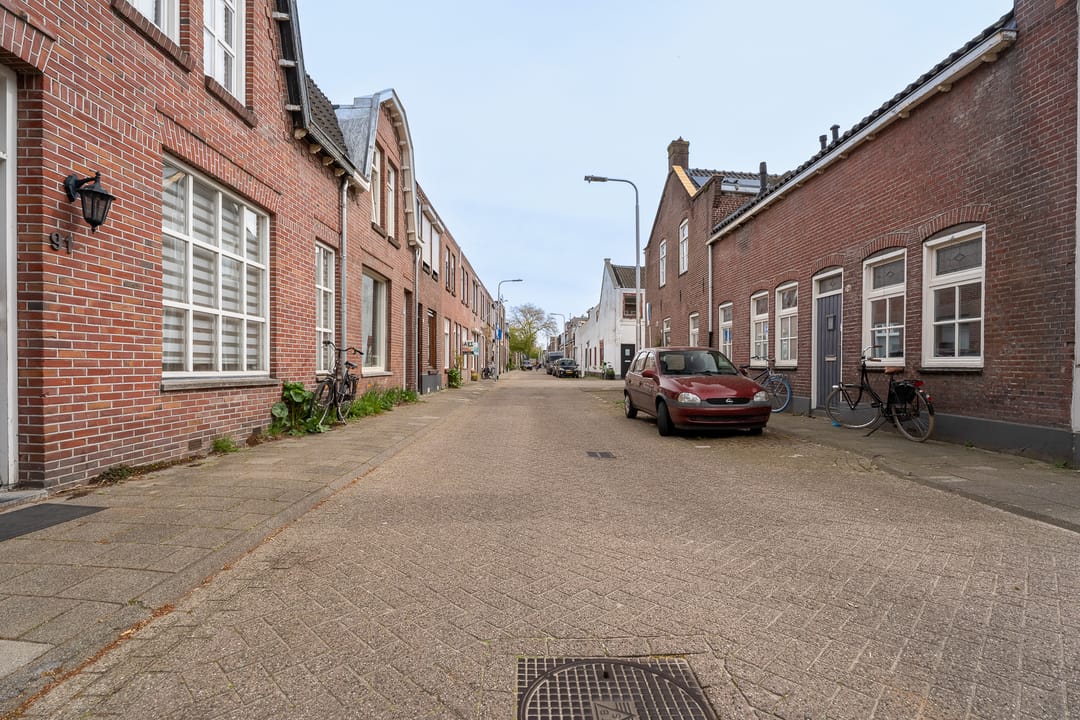 Charming extended terraced house with large garage near Tilburg city center — 26