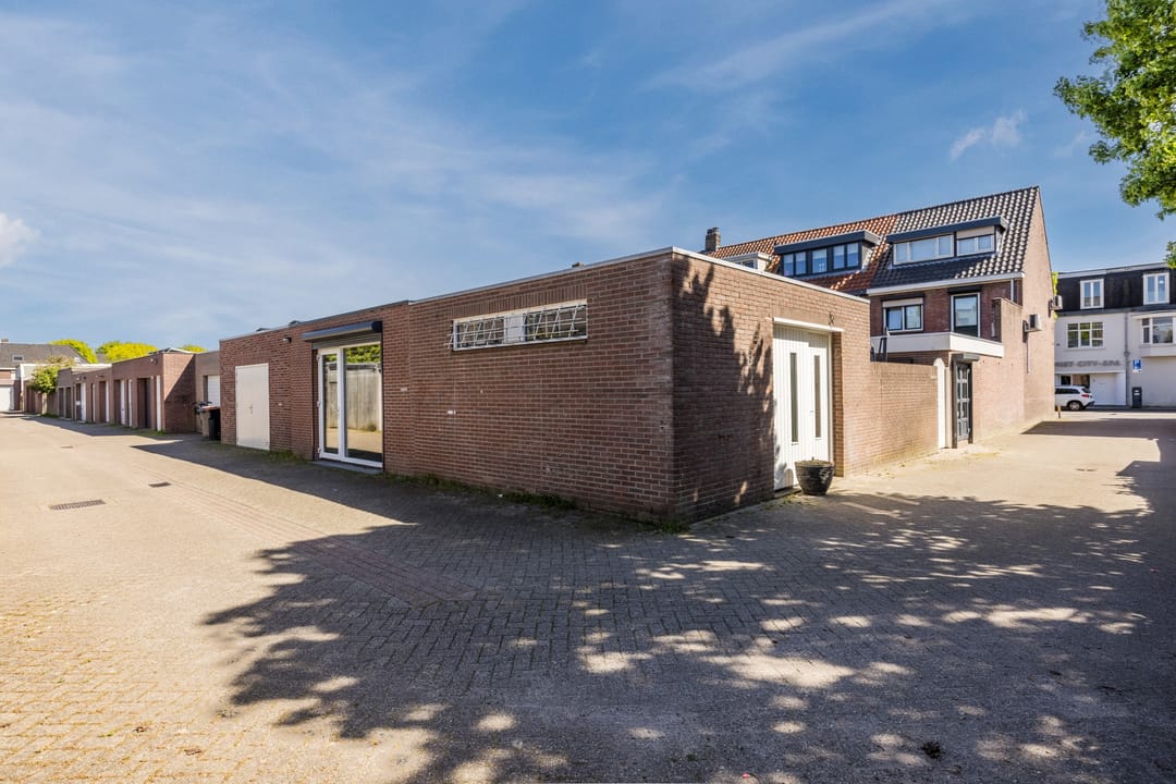 Photo 32 of Groenstraat 111