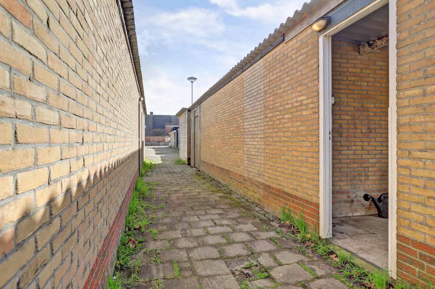 Foto 20 van Uitlaat 48