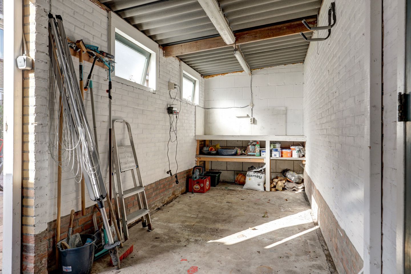 Foto 19 van Uitlaat 48