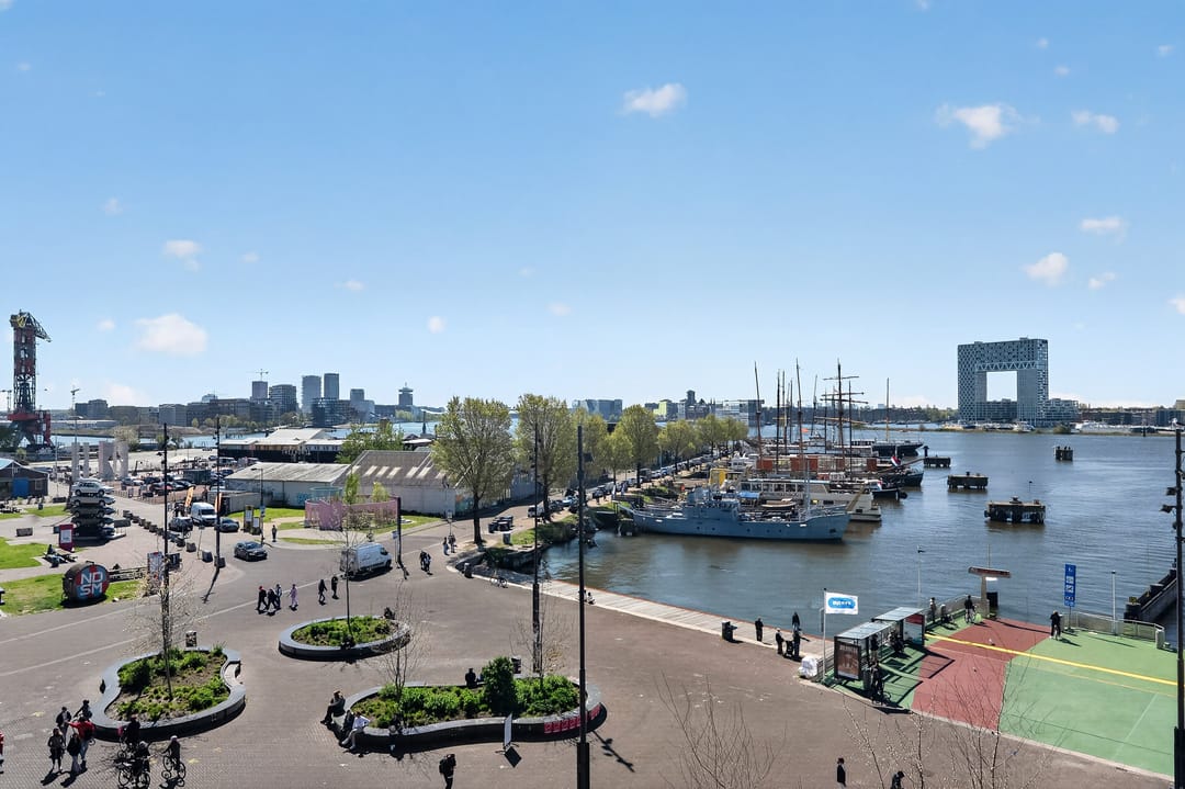 Photo 2 of Hellingstraat 52