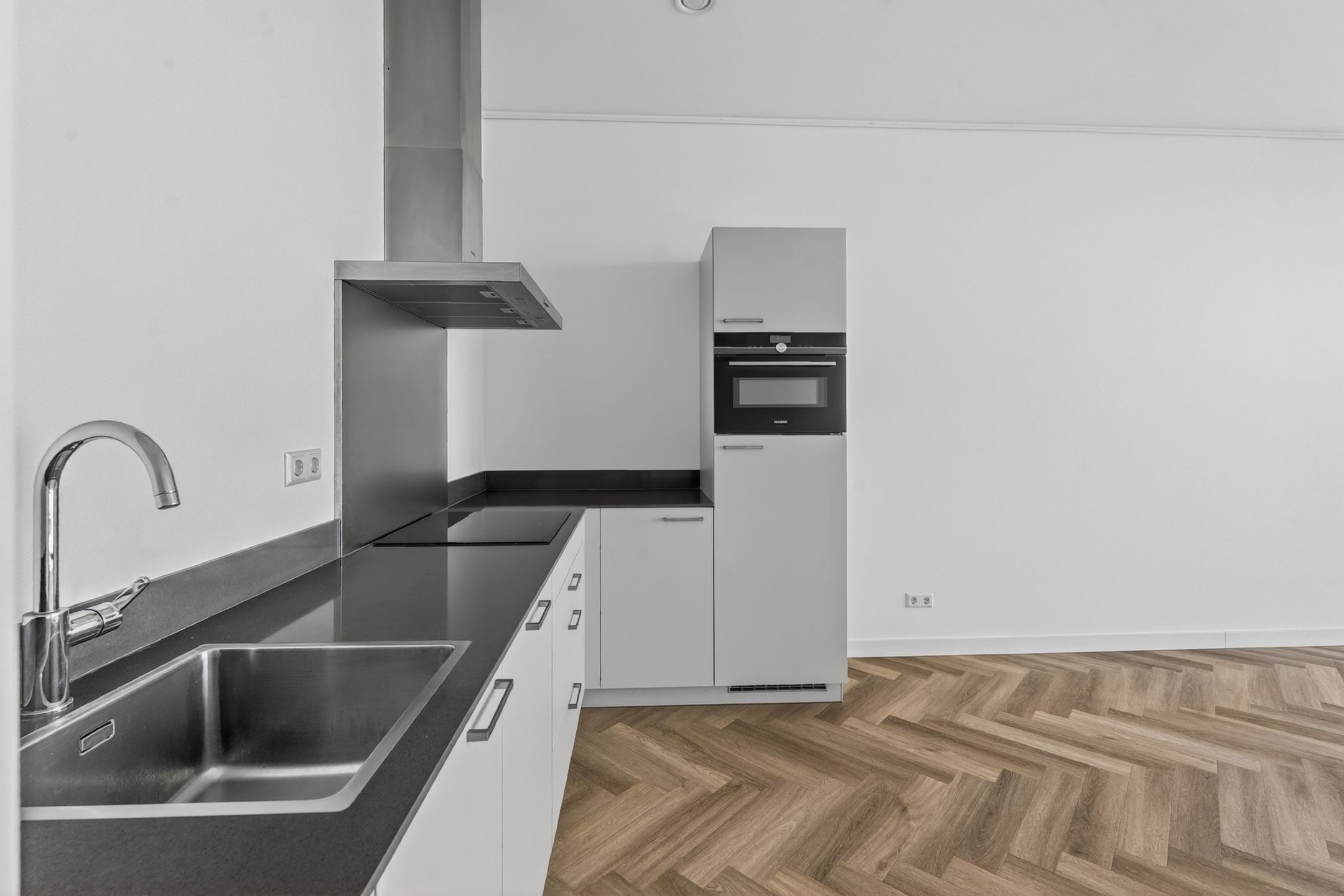 Photo 9 of Hellingstraat 52