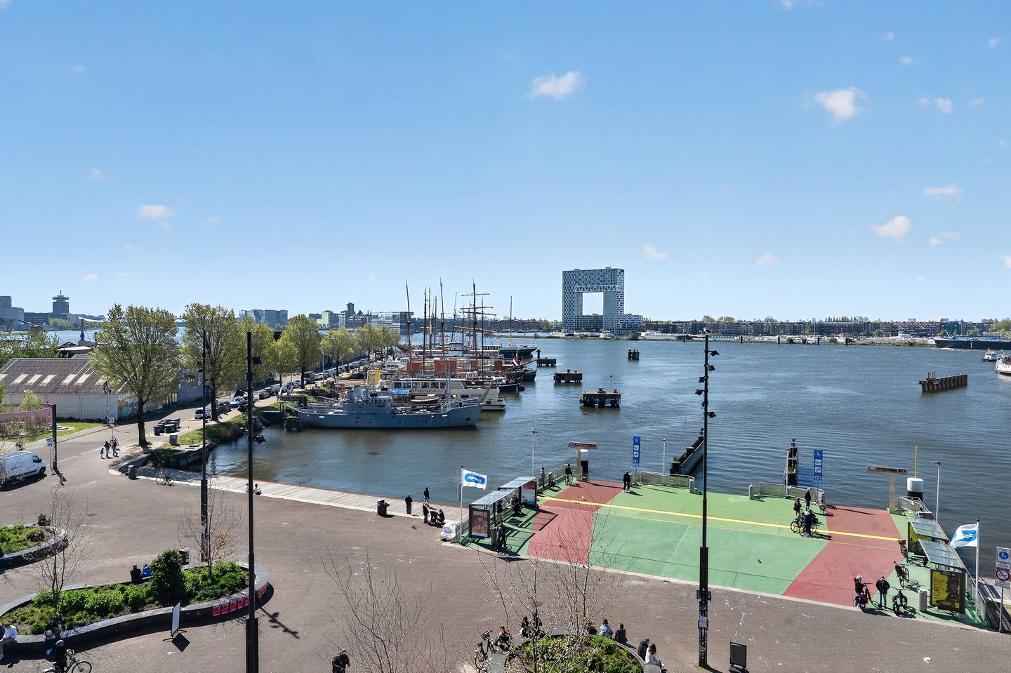 Photo 19 of Hellingstraat 52