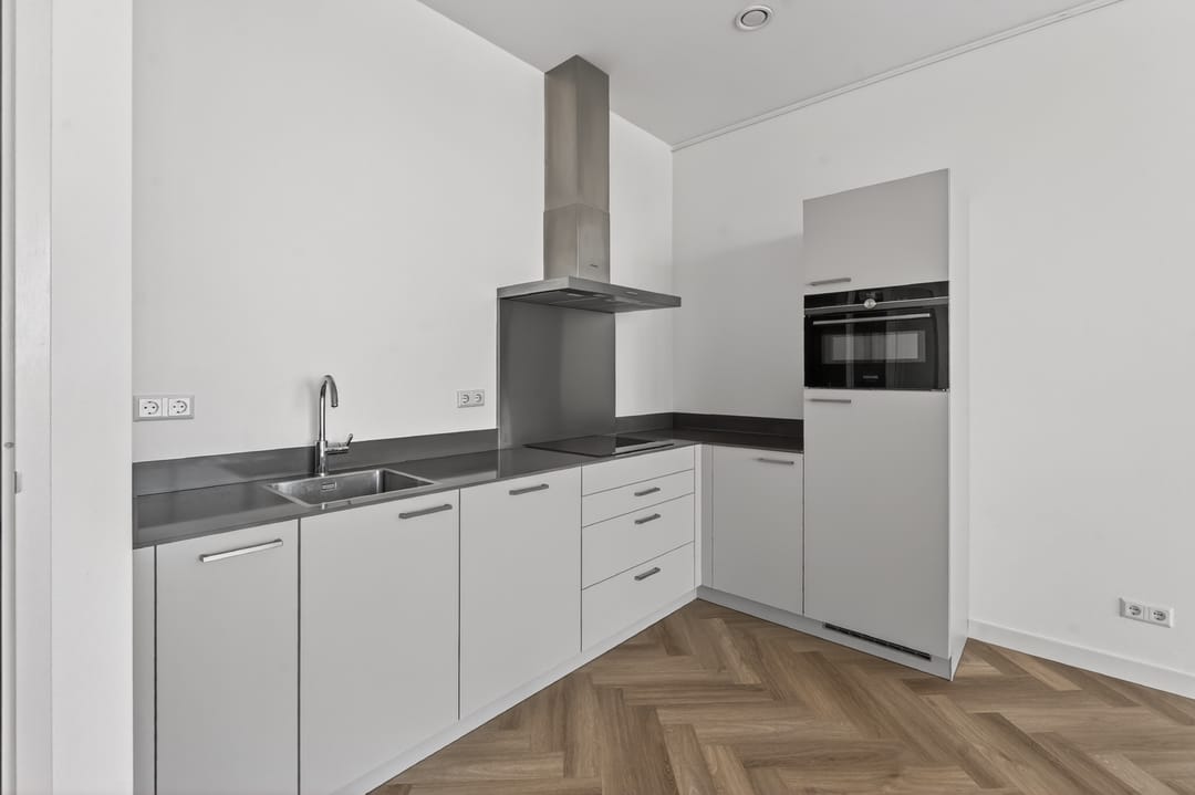 Photo 8 of Hellingstraat 52