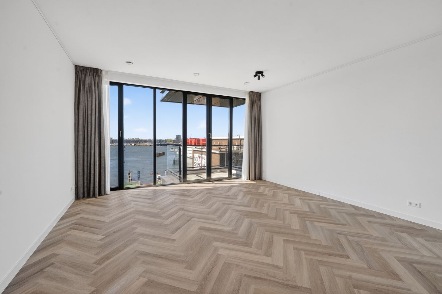 Photo 5 of Hellingstraat 52