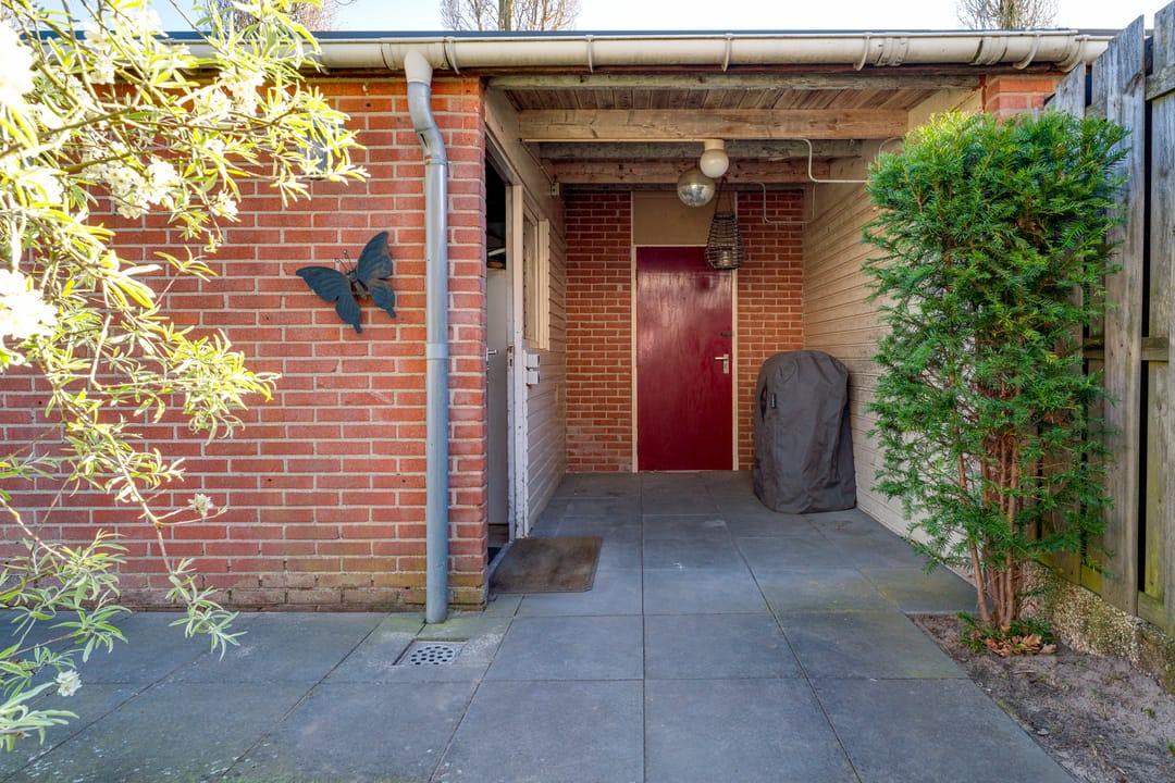 Move-in ready corner home with energy label A and spacious garden — 52