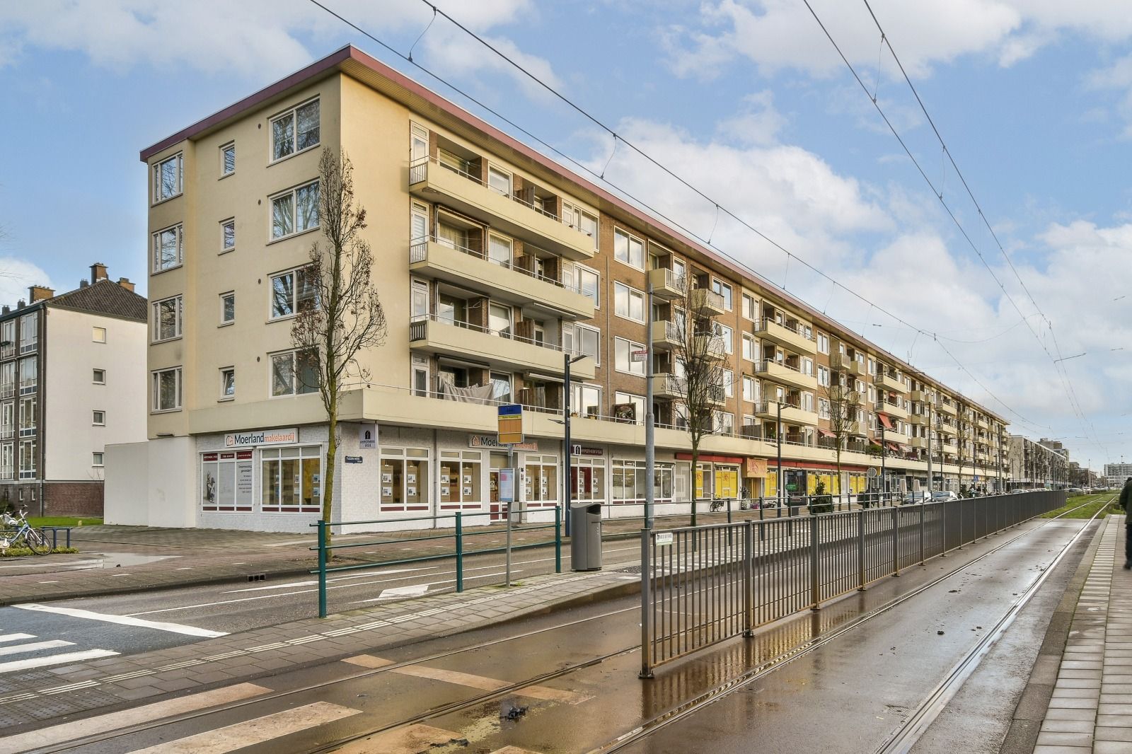 Spacious 3-bedroom apartment with sunny south-facing balcony on own ground in Osdorp — 18