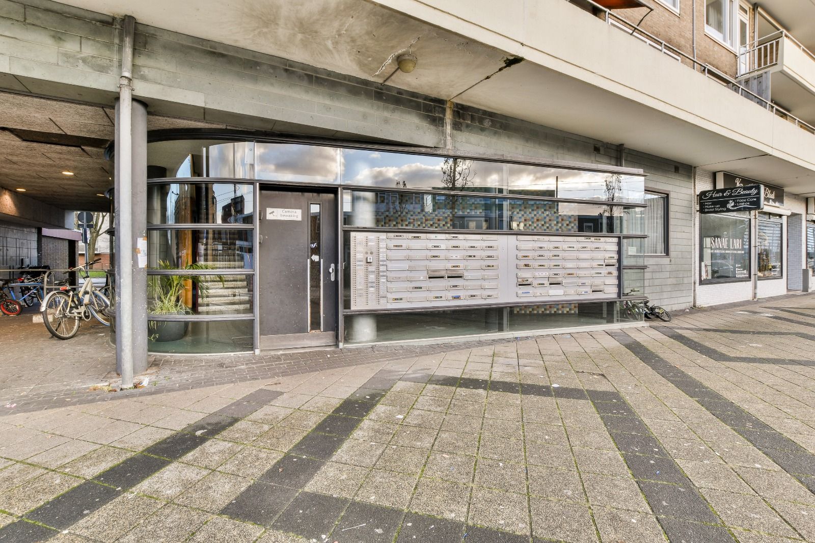 Spacious 3-bedroom apartment with sunny south-facing balcony on own ground in Osdorp — 27