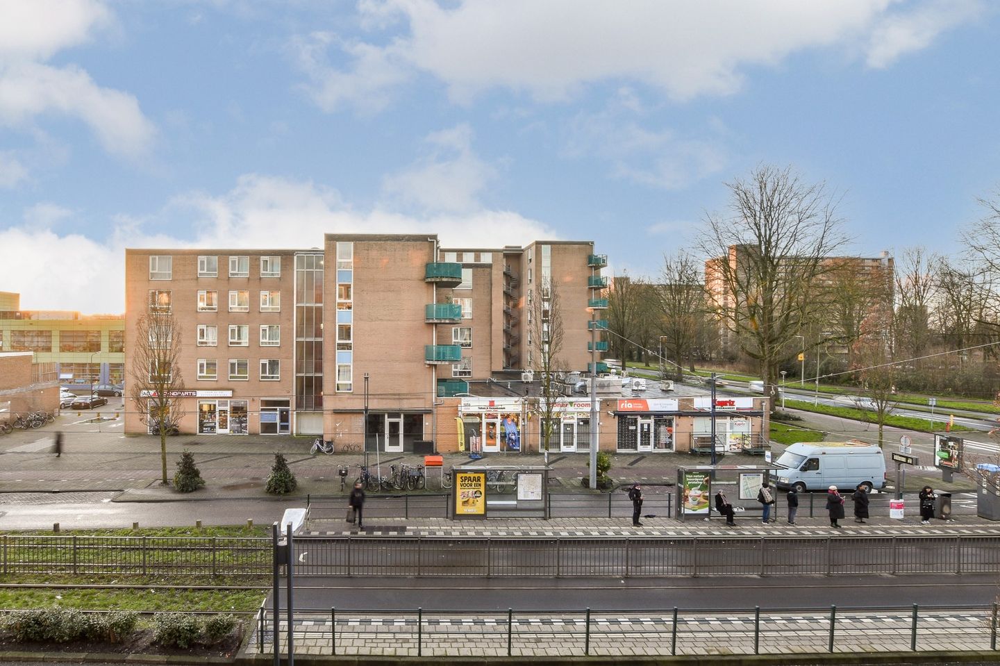 Spacious 3-bedroom apartment with sunny south-facing balcony on own ground in Osdorp — 25